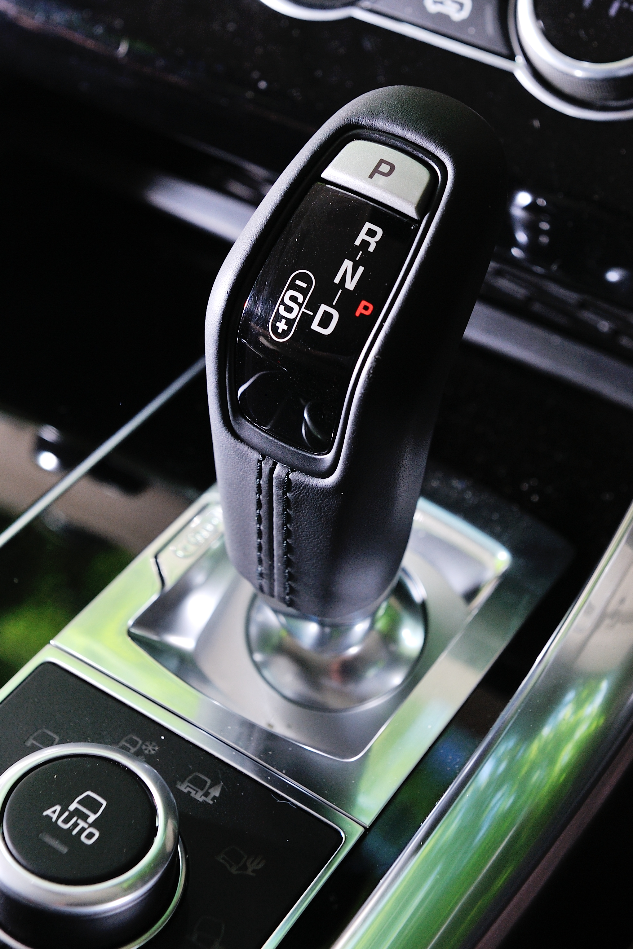 Range Rover Sport gear selector