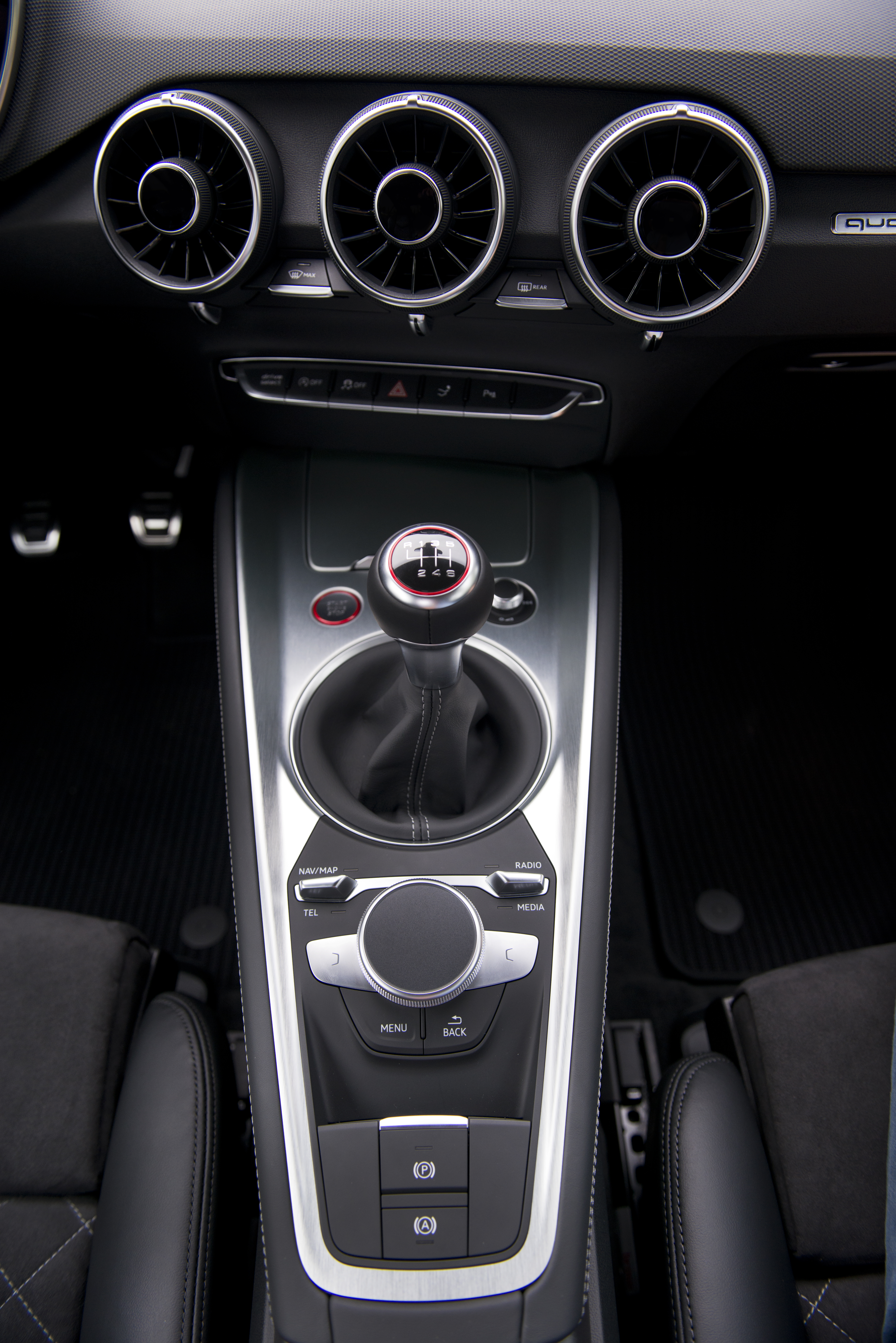 Audi TT S inteior