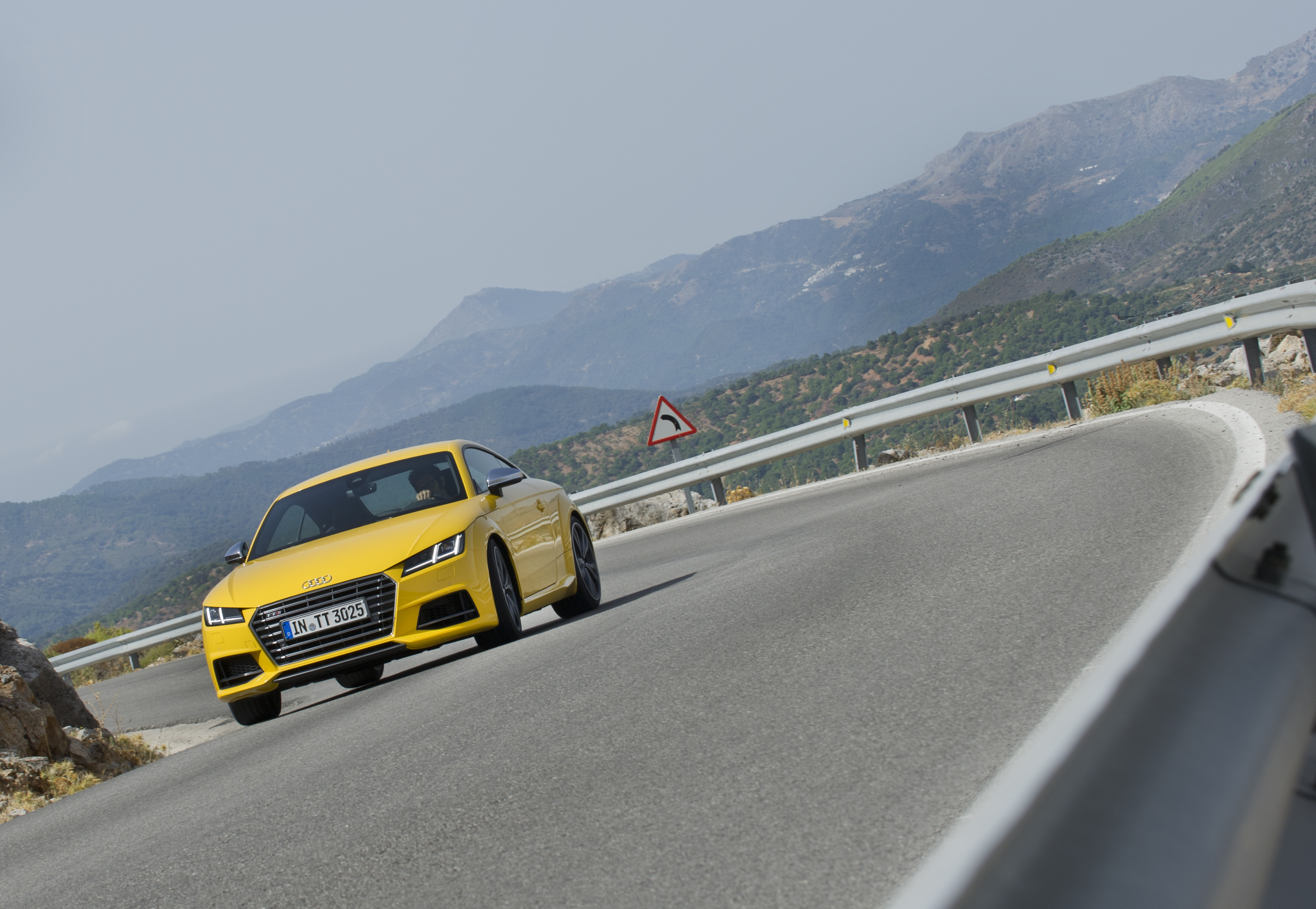 Audi TT S drifiting