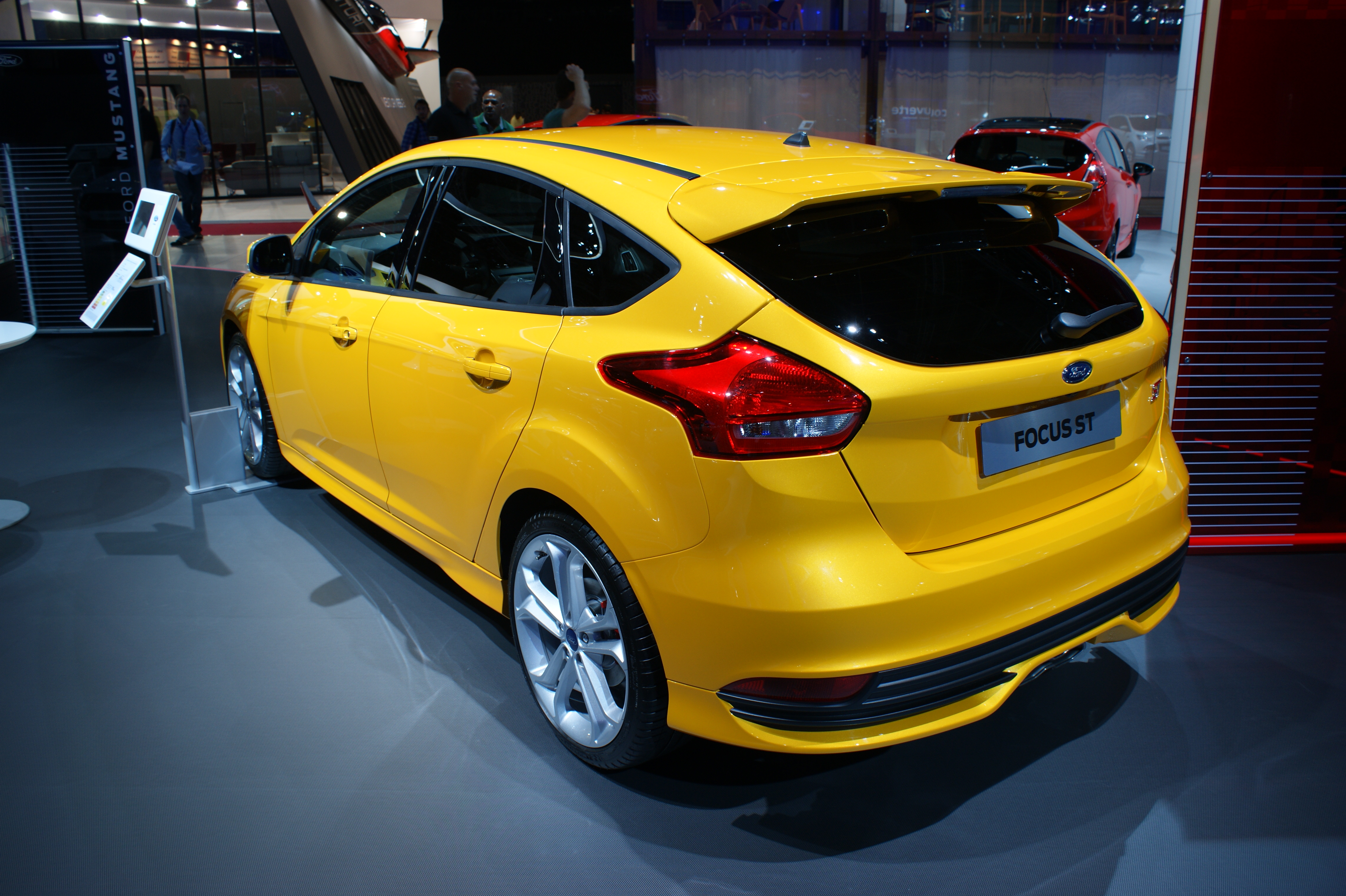 Ford Focus ST at the Paris motor show