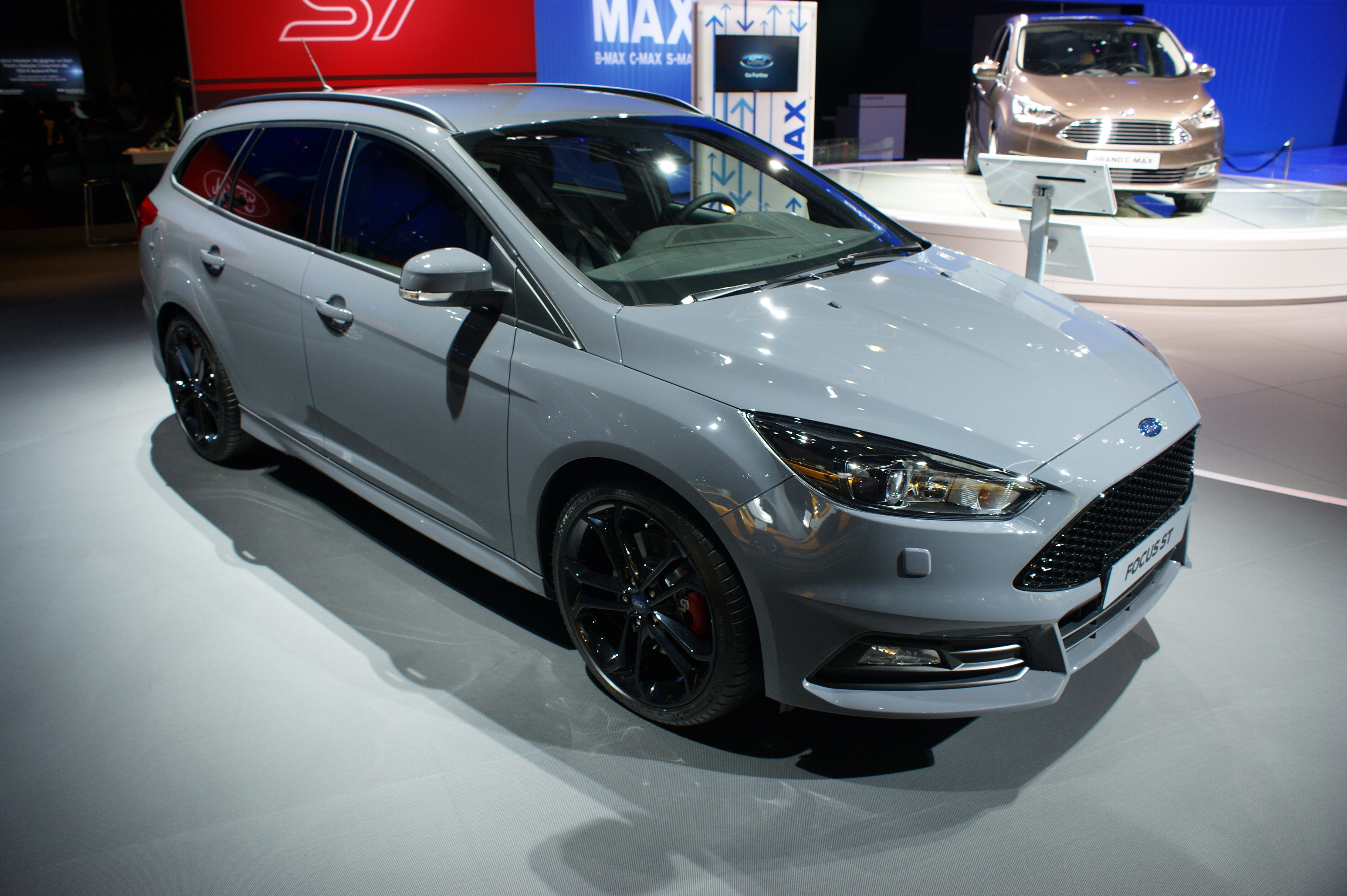 Ford Focus ST at the Paris motor show