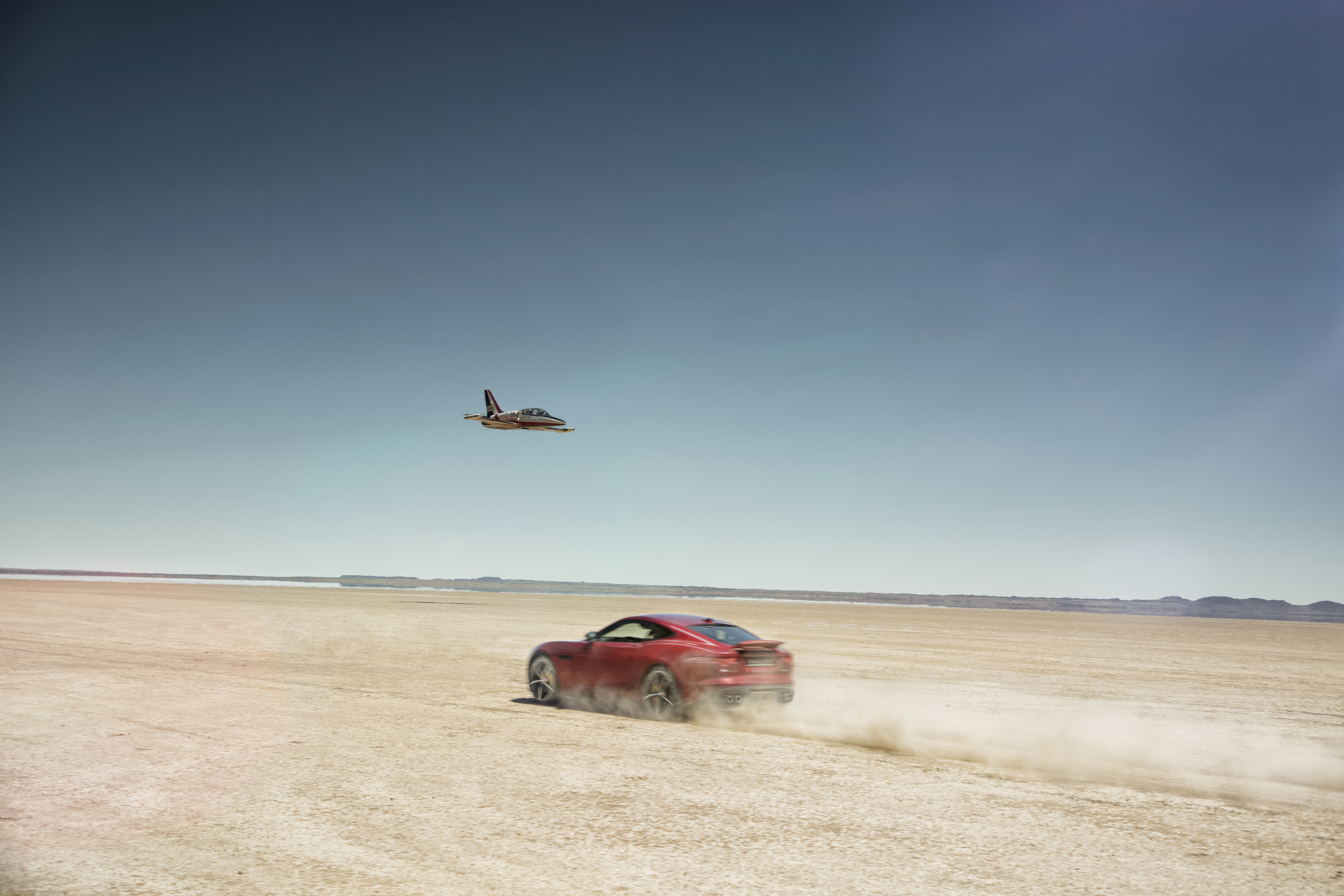 Jaguar F-type R AWD