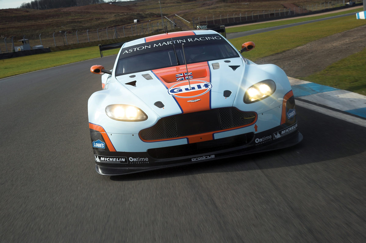 Aston Martin returns to international GT motor sport