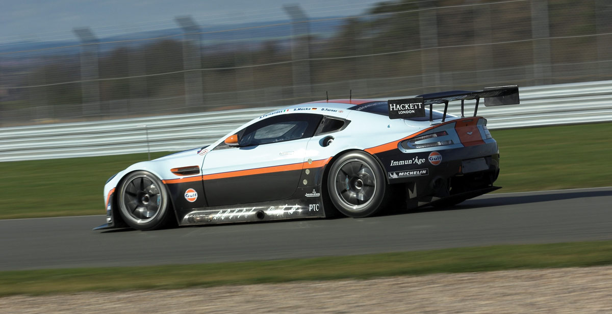 Aston Martin returns to international GT motor sport