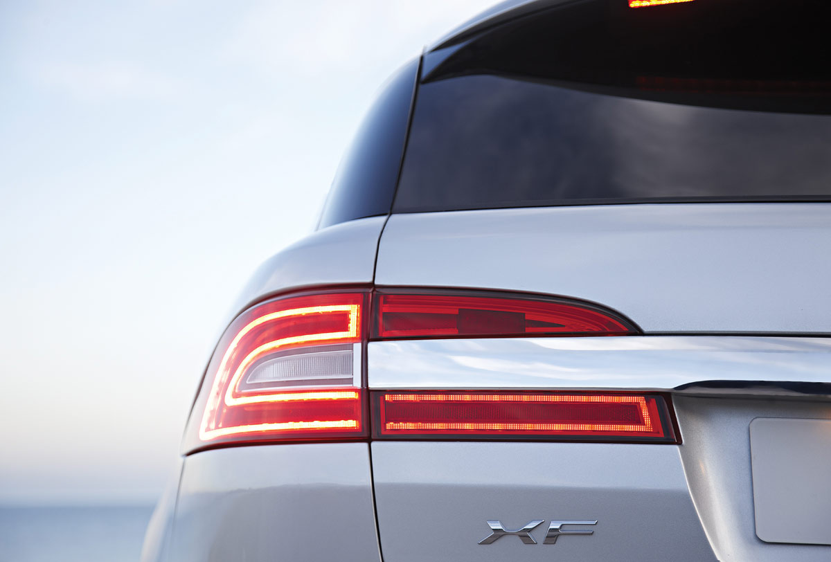 Jaguar XF Sportbrake officially unveiled