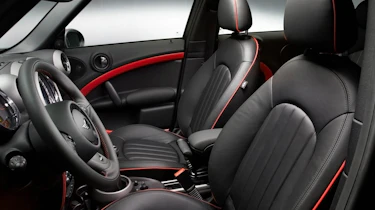 Mini Countryman John Cooper Works front seat