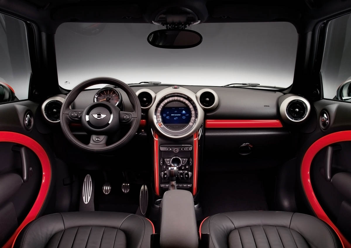 Mini Countryman John Cooper Works interior dashboard