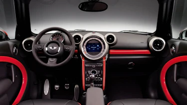 Mini Countryman John Cooper Works interior dashboard