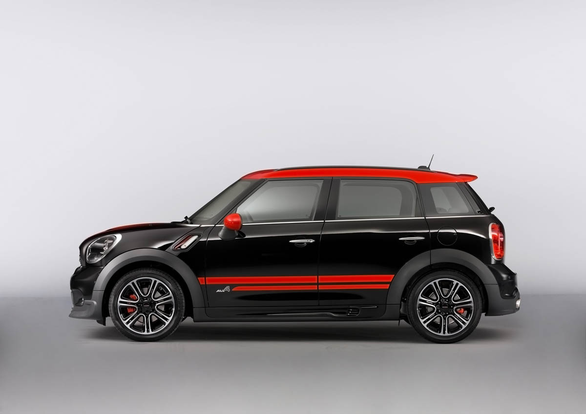 Mini Countryman John Cooper Works side profile