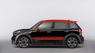 Mini Countryman John Cooper Works side profile