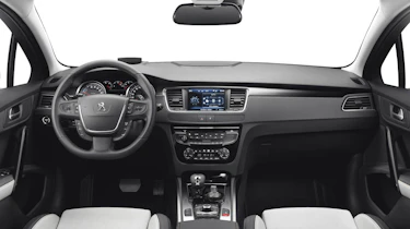 Peugeot 508 RXH interior dashboard