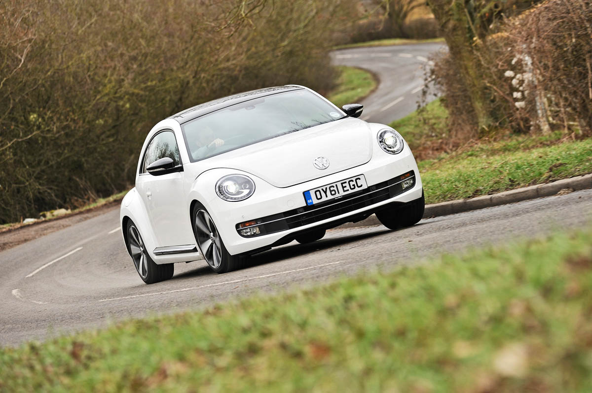 Volkswagen Beetle 1.4 TSI Sport front cornering