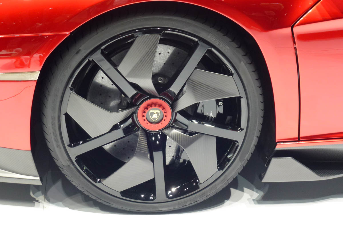 Geneva 2012: more Lamborghini Aventador J pics