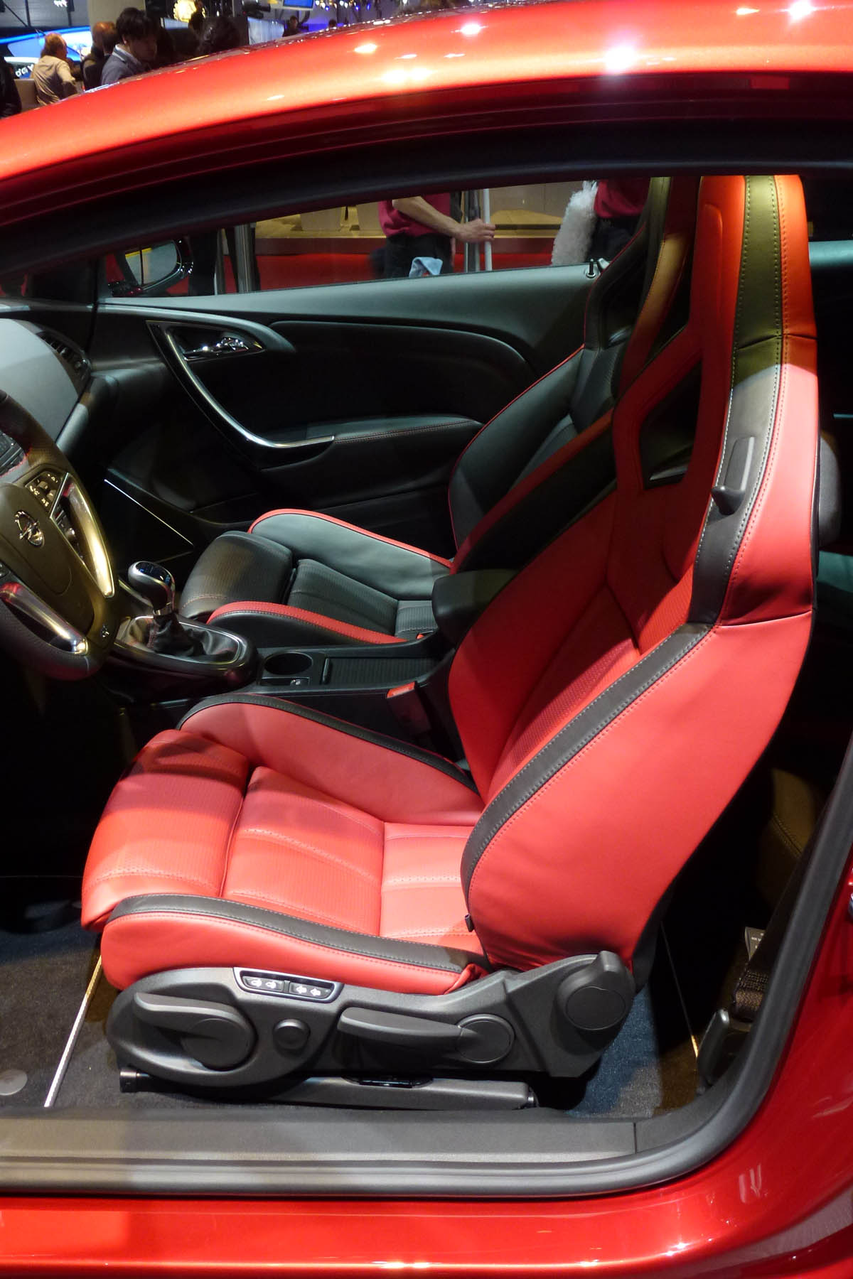 Geneva 2012: Vauxhall Astra VXR