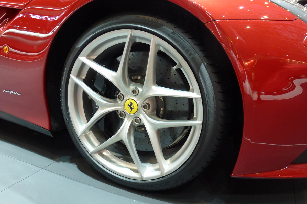 Ferrari F12 Berlinetta alloy wheel