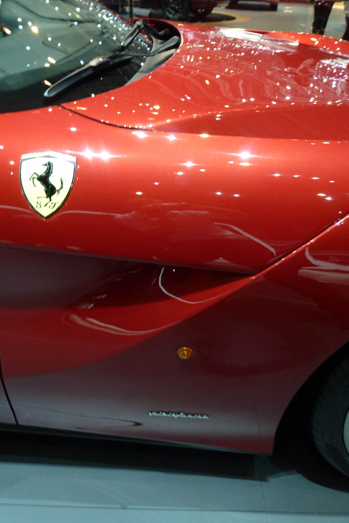 Ferrari F12 Berlinetta front wing aero
