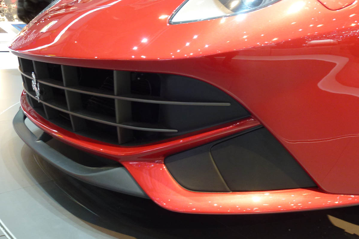 Ferrari F12 Berlinetta front splitter