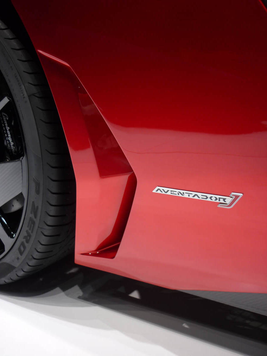 Lamborghini Aventador J vent badge