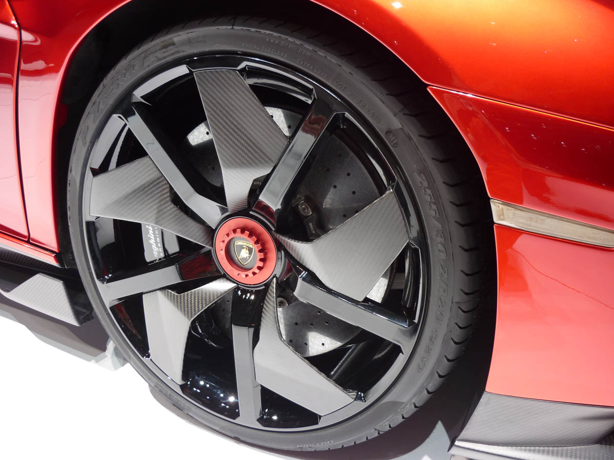 Lamborghini Aventador J carbon wheel