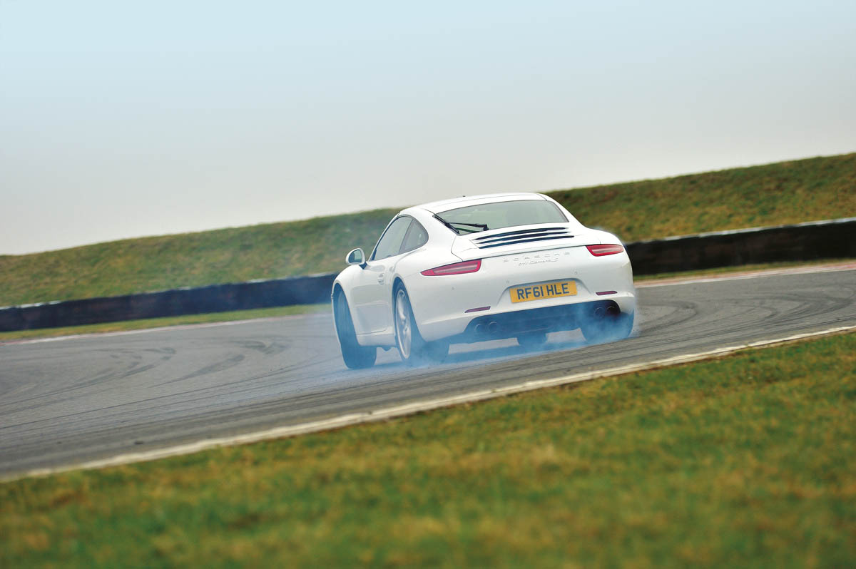 991 Porsche 911 Carrera S drift