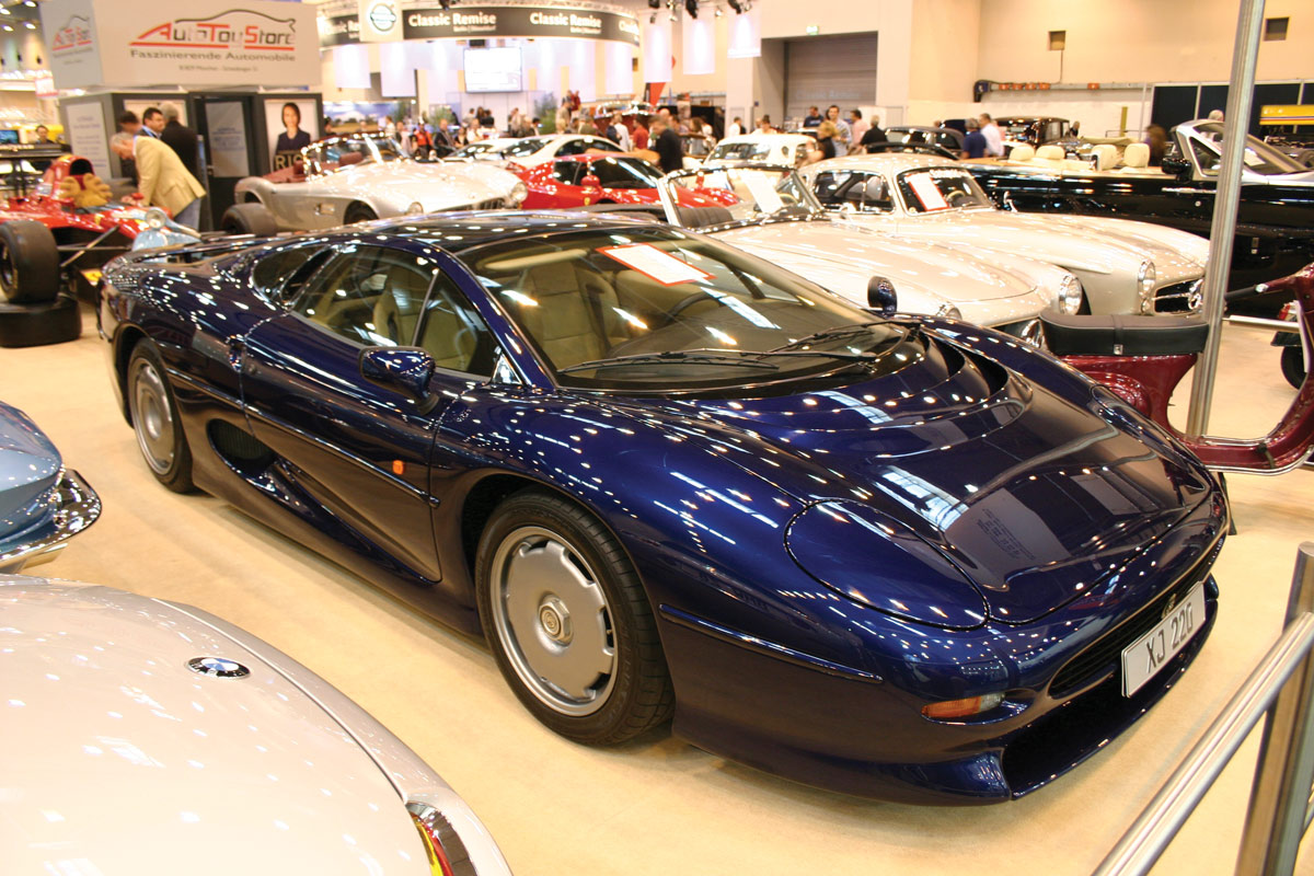 Jaguar XJ220