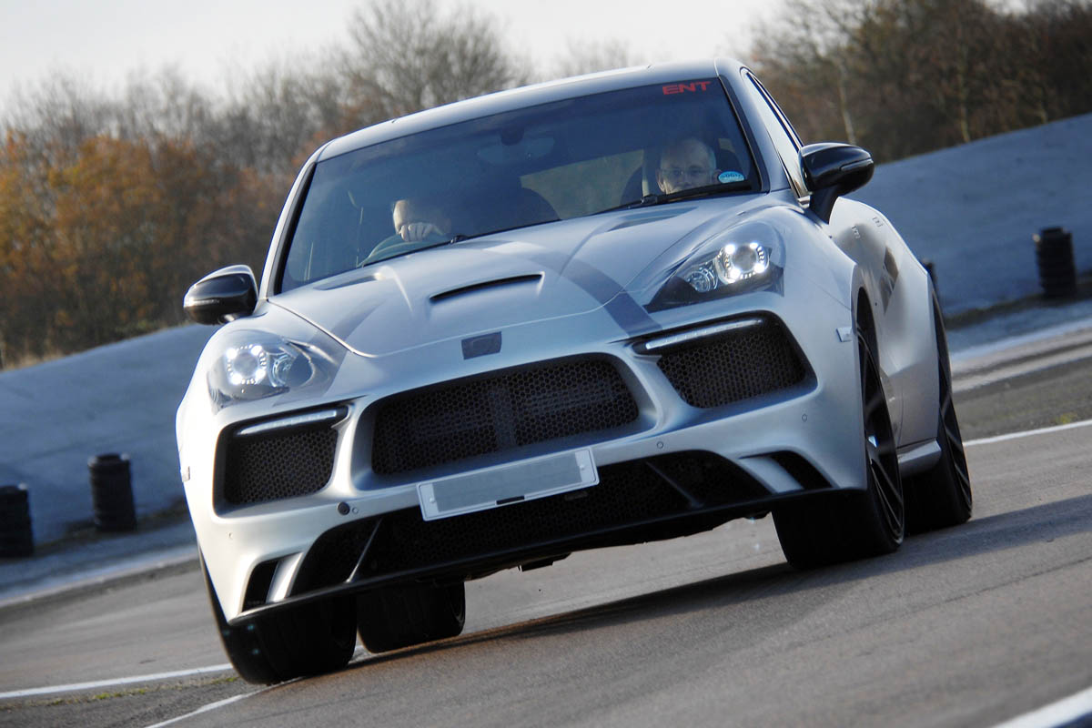 Eterniti Artemis action cornering