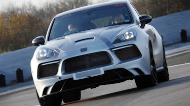 Eterniti Artemis action cornering