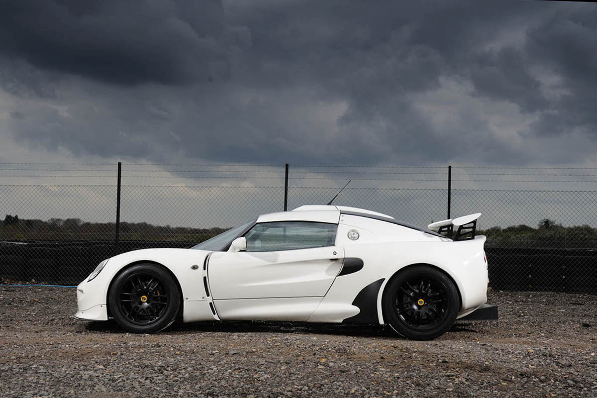 evo me and my car: Sona Lewis and her Exige