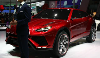Video: Lamborghini Urus live reveal