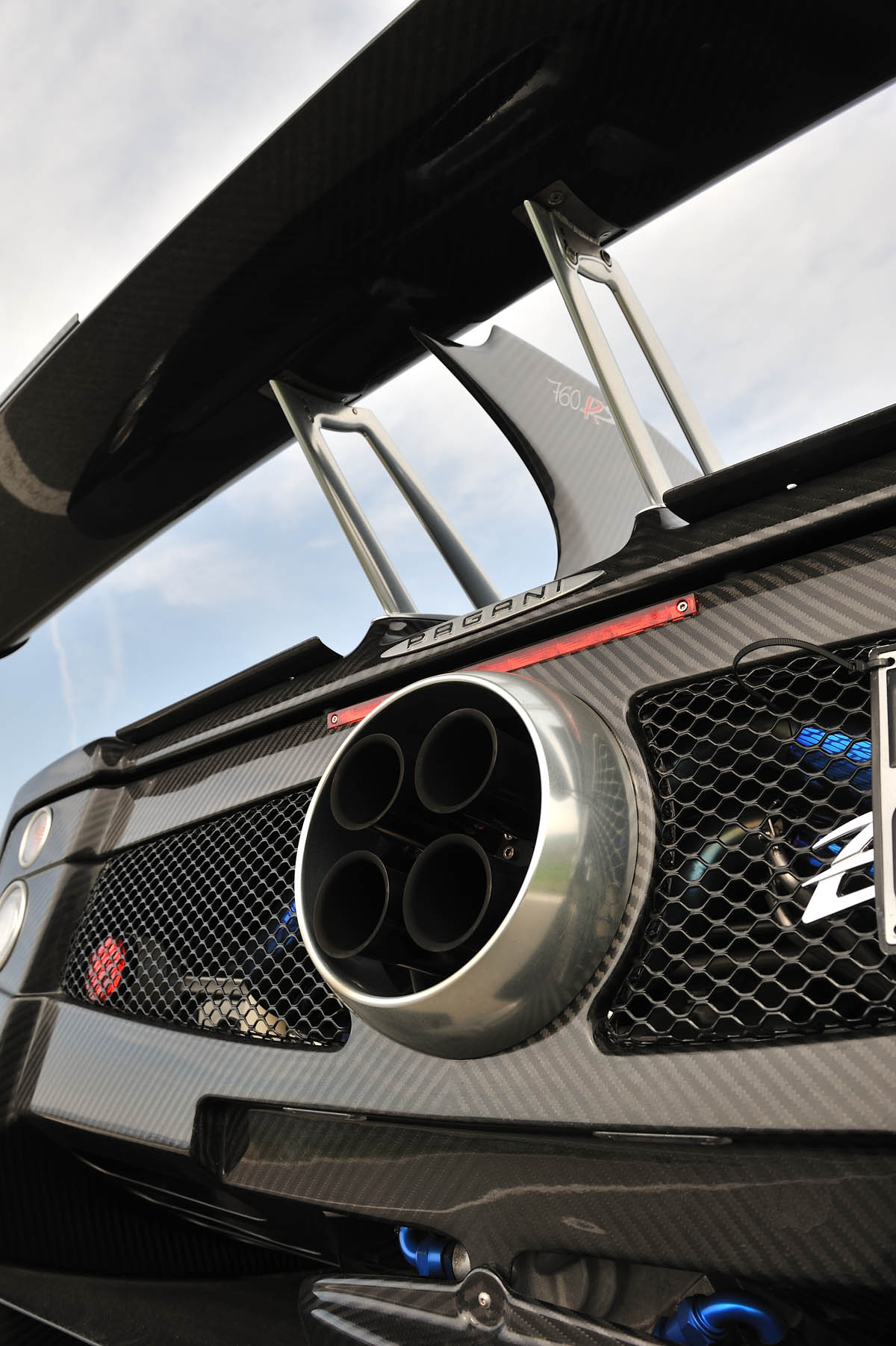 Video: Pagani Zonda 760RS driven exhausts