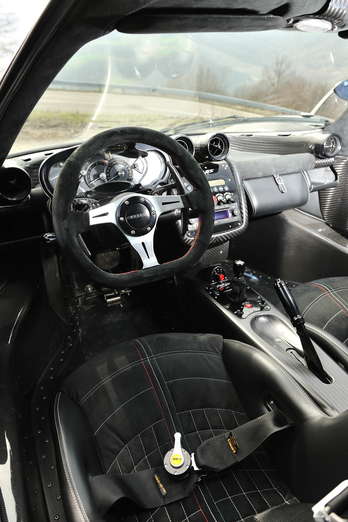 Video: Pagani Zonda 760RS interior
