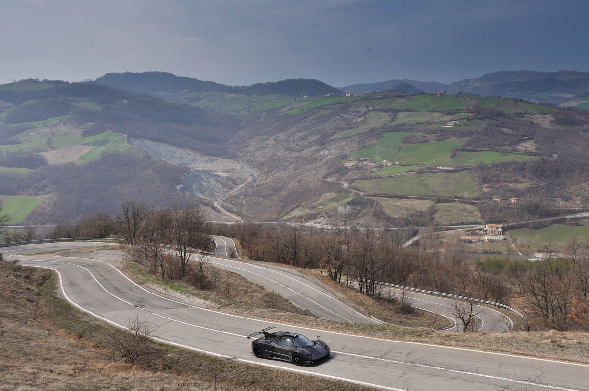 Video: Pagani Zonda 760RS driven