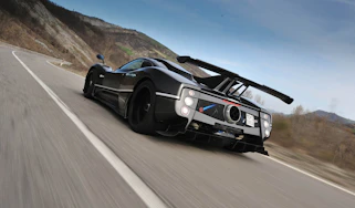 Video: Pagani Zonda 760RS driven
