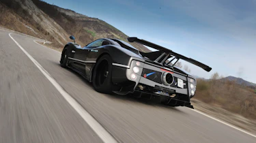 Video: Pagani Zonda 760RS driven