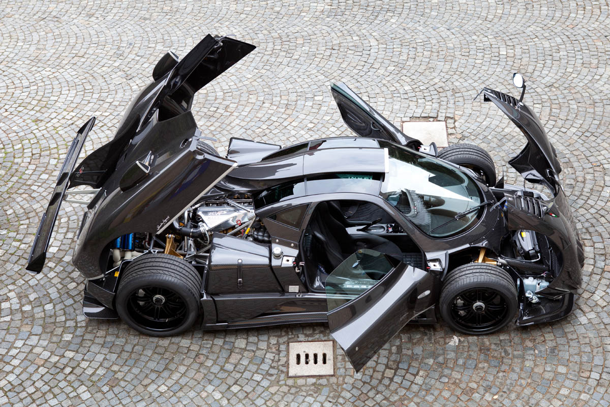 Video: Pagani Zonda 760RS driven