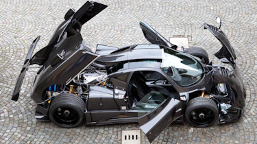Video: Pagani Zonda 760RS driven