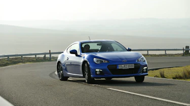 Video Subaru BRZ coupe sideways drift skid
