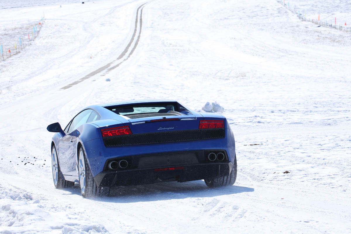 Video: Lamborghini Gallardo LP550-2 on ice