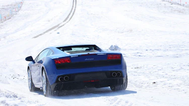Video: Lamborghini Gallardo LP550-2 on ice
