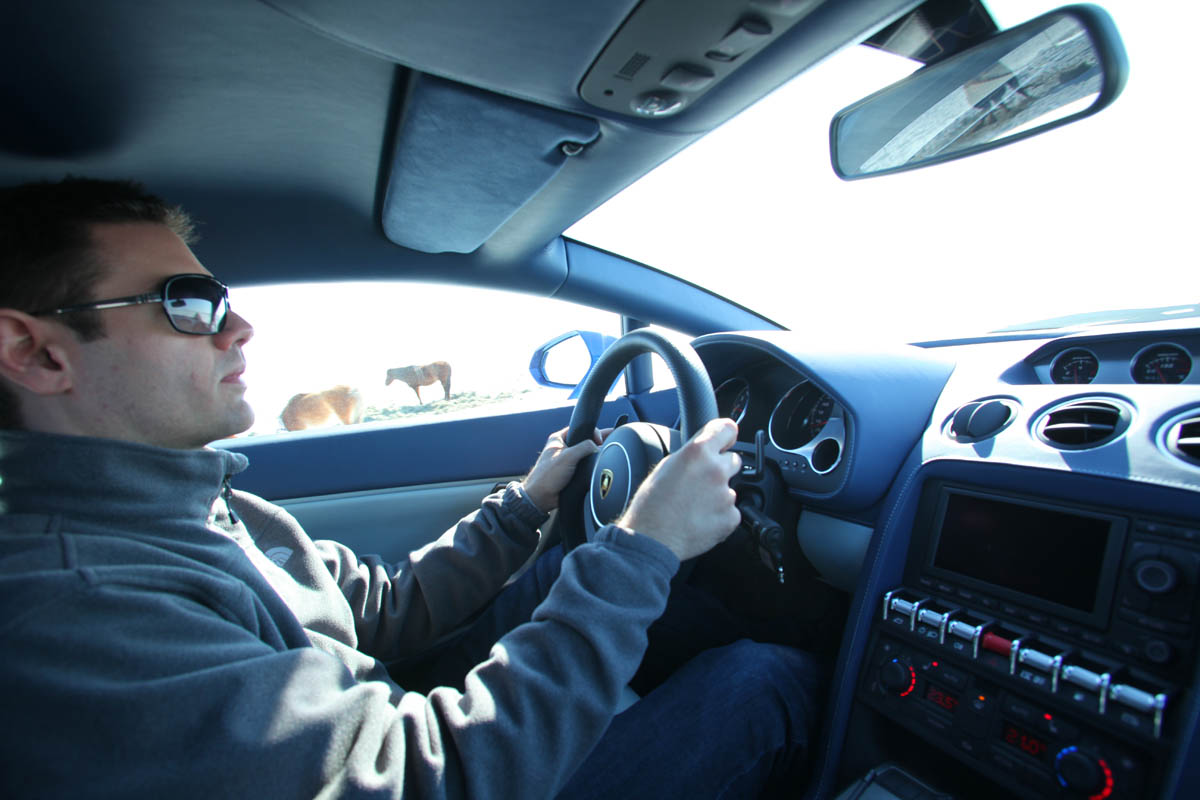 Video: Lamborghini Gallardo LP550-2 on ice