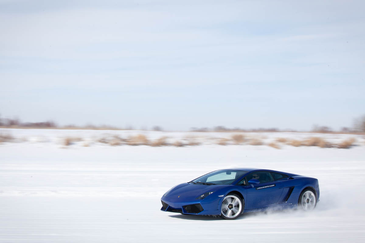 Video: Lamborghini Gallardo LP550-2 on ice