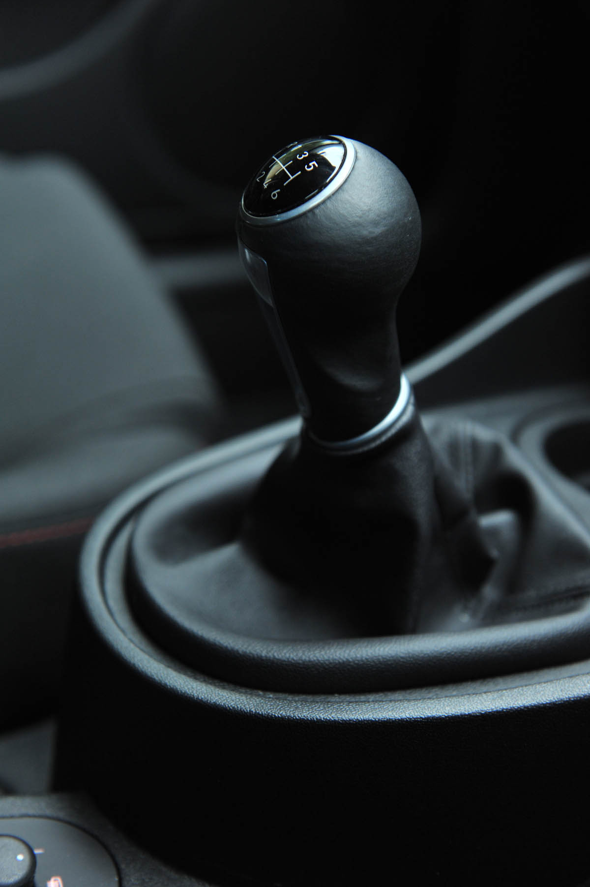 Driven: SEAT Leon Supercopa TDI gearknob