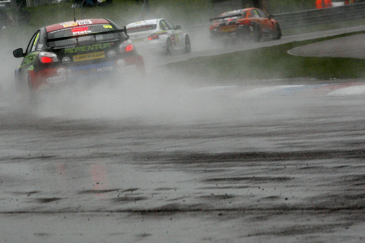 British Touring Car Championship Round 3: Thruxton