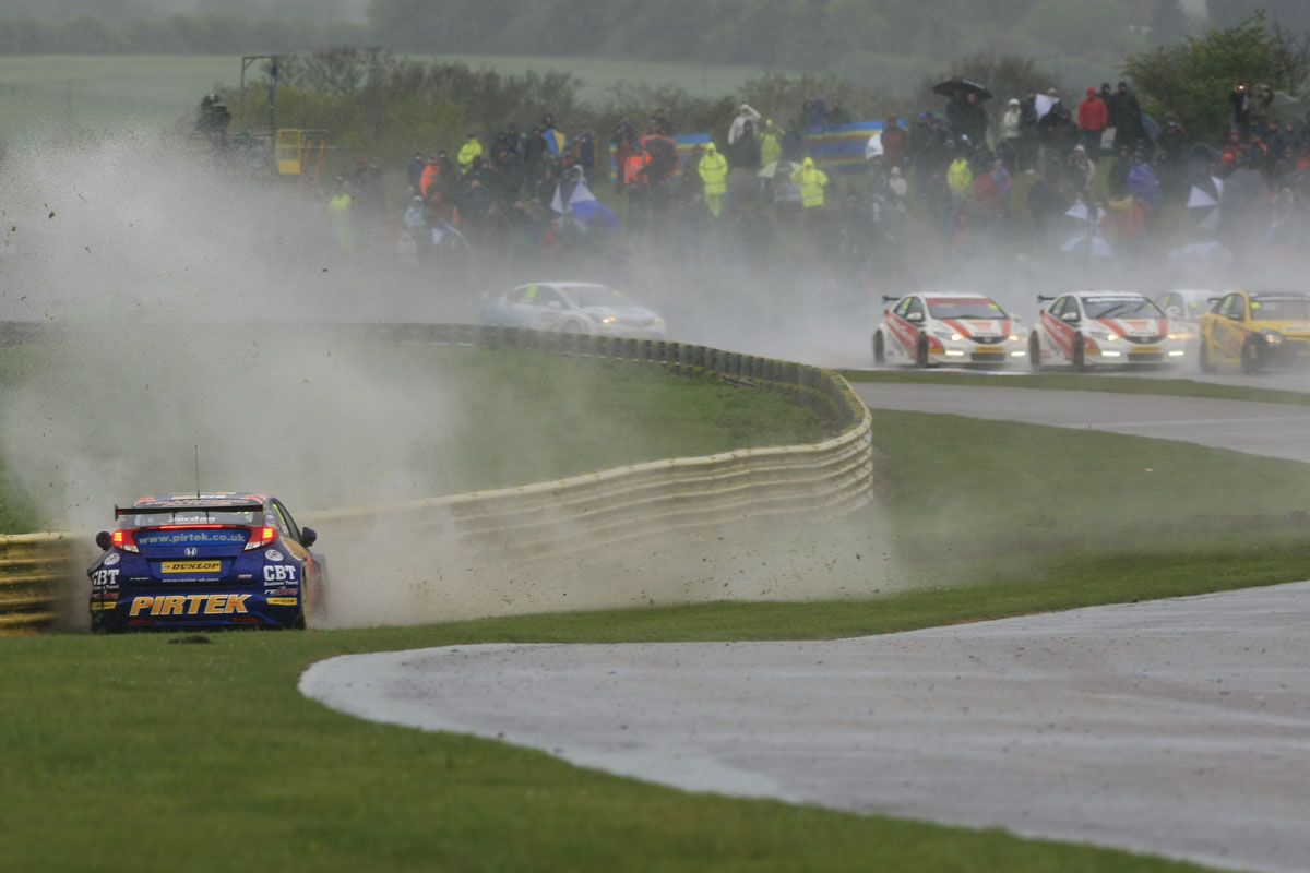 British Touring Car Championship Round 3: Thruxton