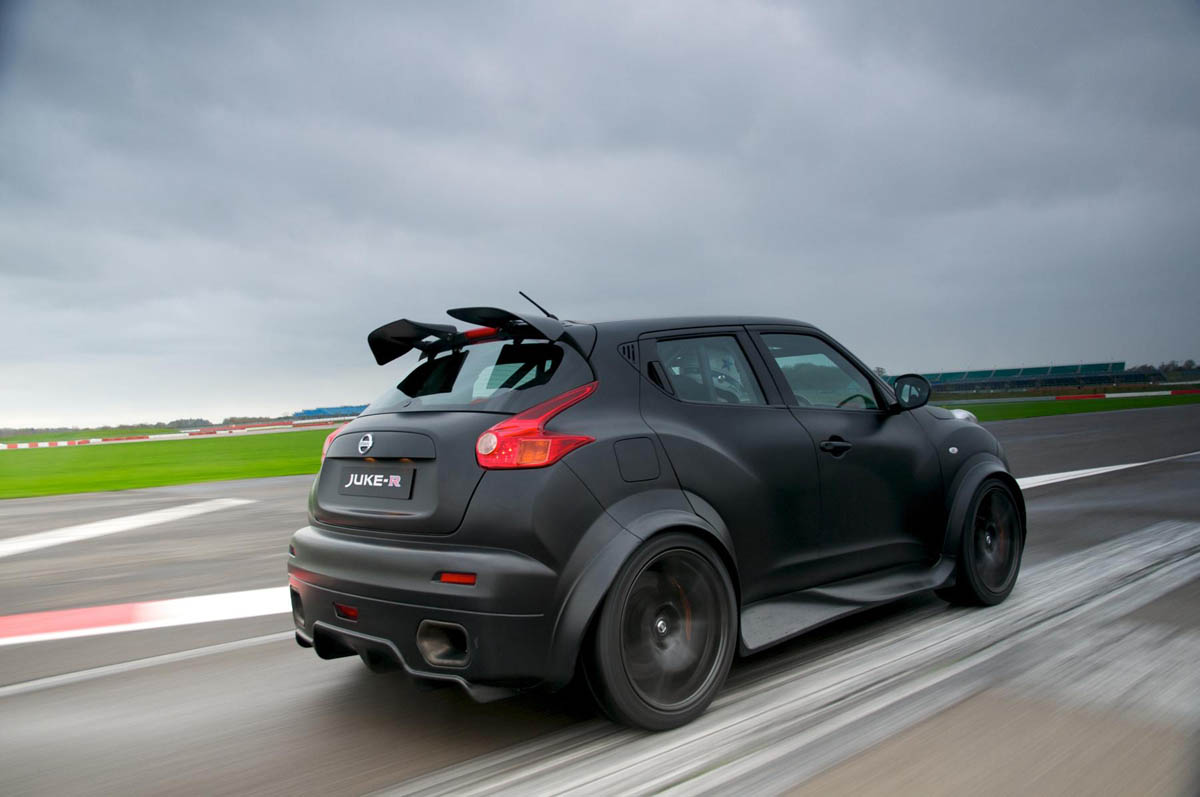 Nissan Juke-R on track