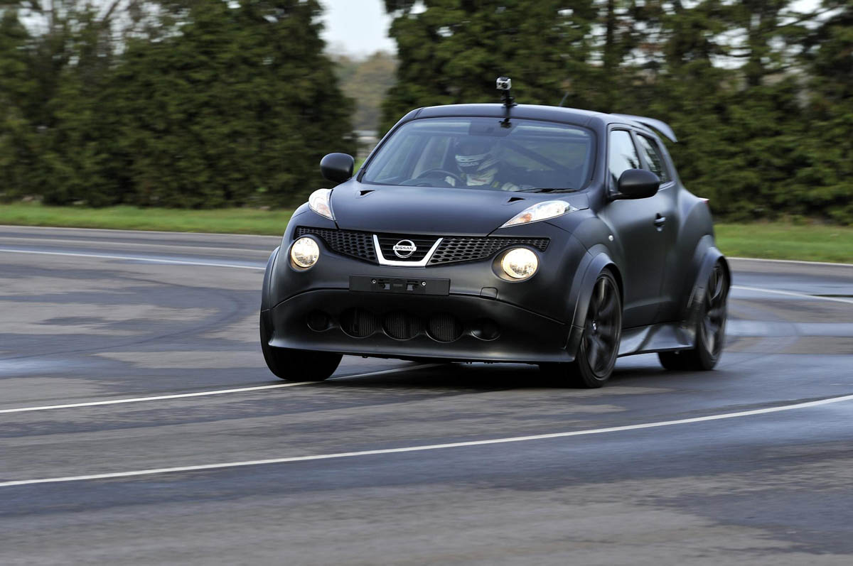 Nissan Juke-R on track