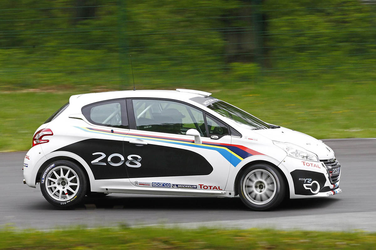 Peugeot 208 R2 rally car wheel cocked