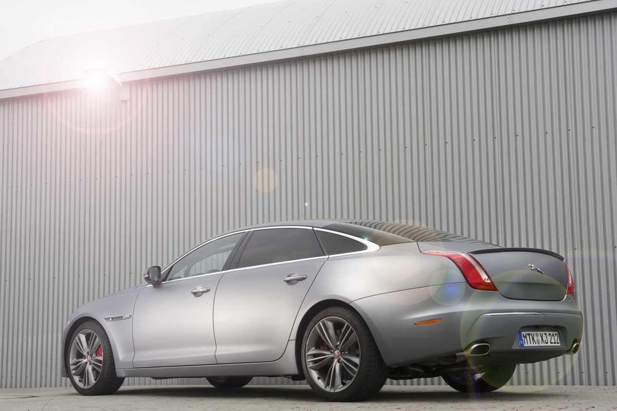 Jaguar to offer 'Ring Taxi'