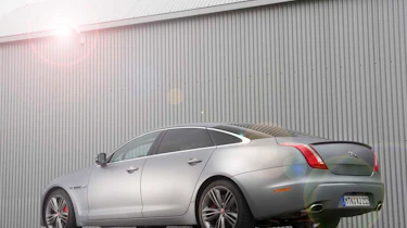Jaguar to offer 'Ring Taxi'