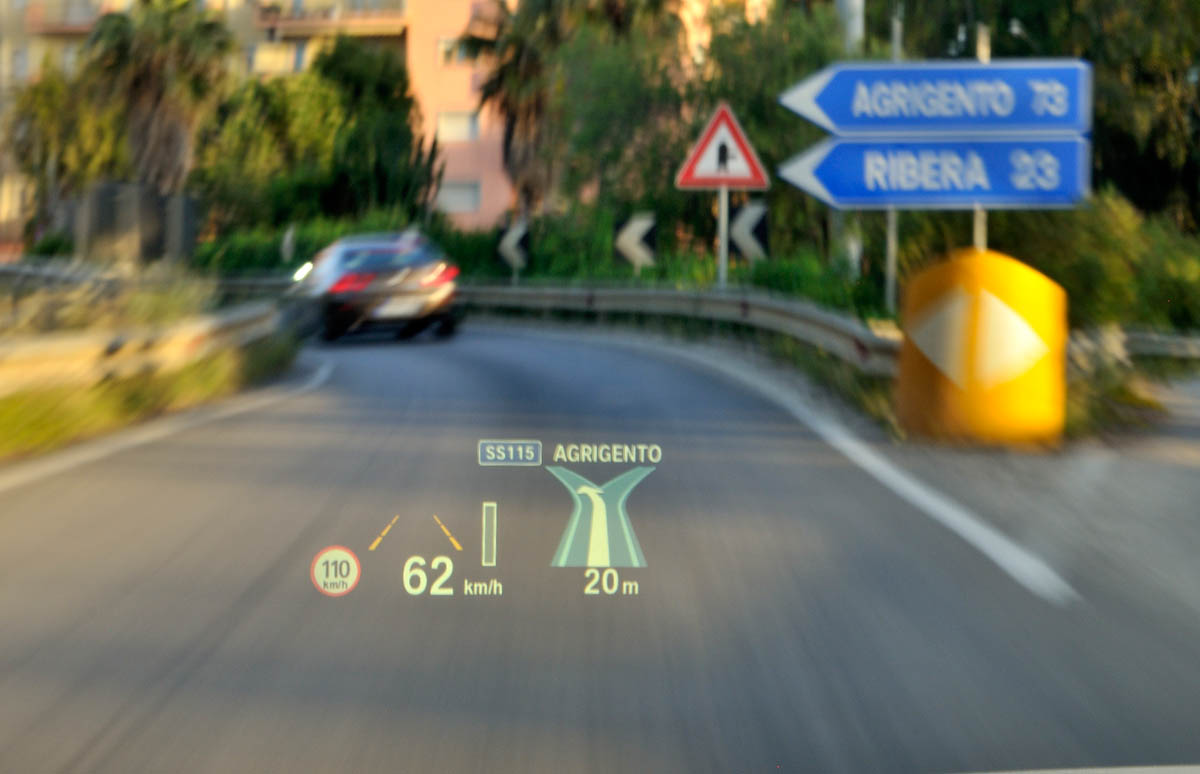 BMW 6-series Gran Coupe head up display